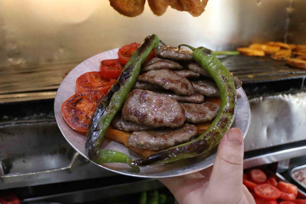 Yoksulluktan, fakirlikten çıkma bir ürün... Türkiye’nin her yerinden bu lezzeti tatmak için geliyorlar