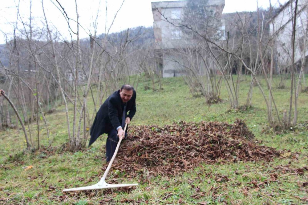 Bağımsız aday takım elbisesi ile 1 oy için tarla belliyor