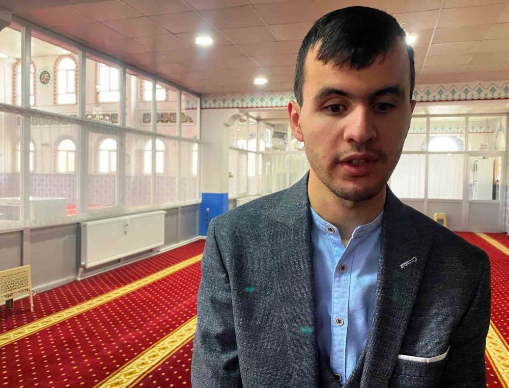 Konya'da doğuştan görme engelli hafız gencin azmi takdir topluyor
