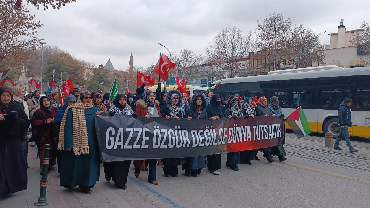konya-sehitler-ve-gazze-icin-yurudu.jpg