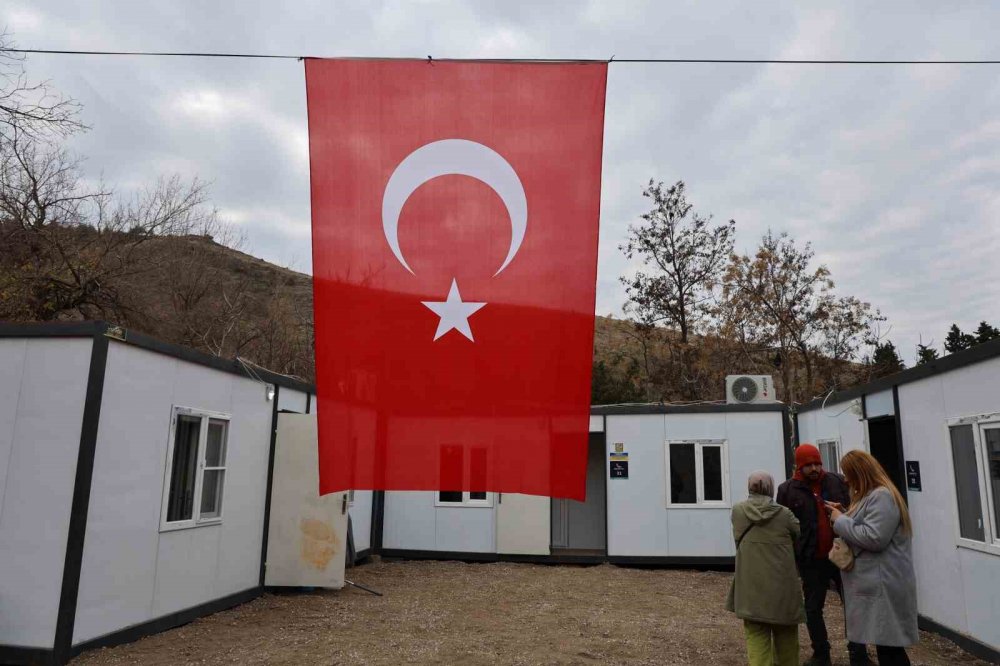 Şehidin konteyner kentteki baba ocağında hüzün hakim... Tek isteği varmış