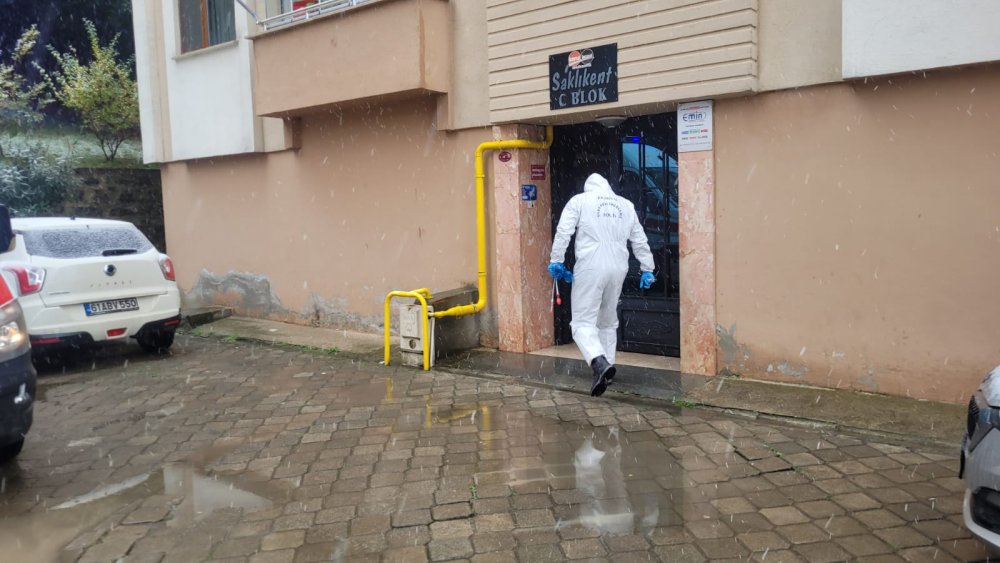 Tartıştığı oğlunu öldürüp, aynı silahla intihara kalkıştı