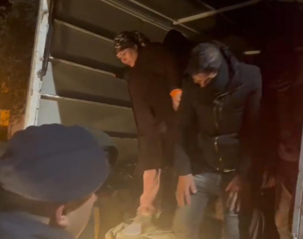 35 kaçak göçmen ile 6 organizatör yakalandı