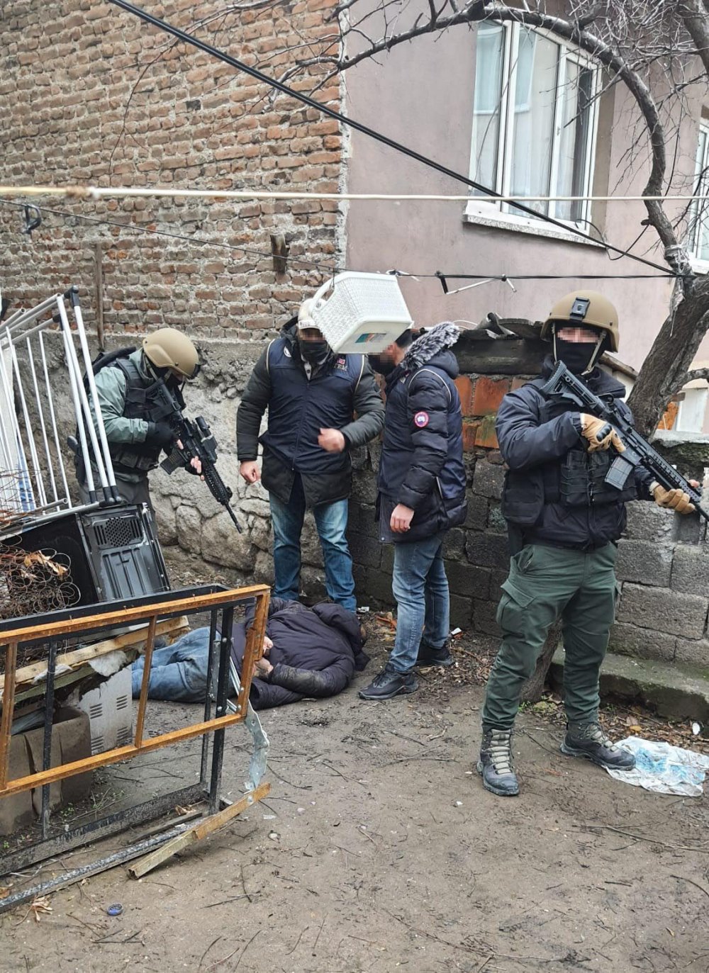 Kırmızı bültenle aranan DEAŞ'lı yakalandı