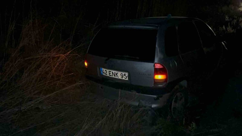 Kontrolden çıkan otomobil şarampole yuvarlandı!