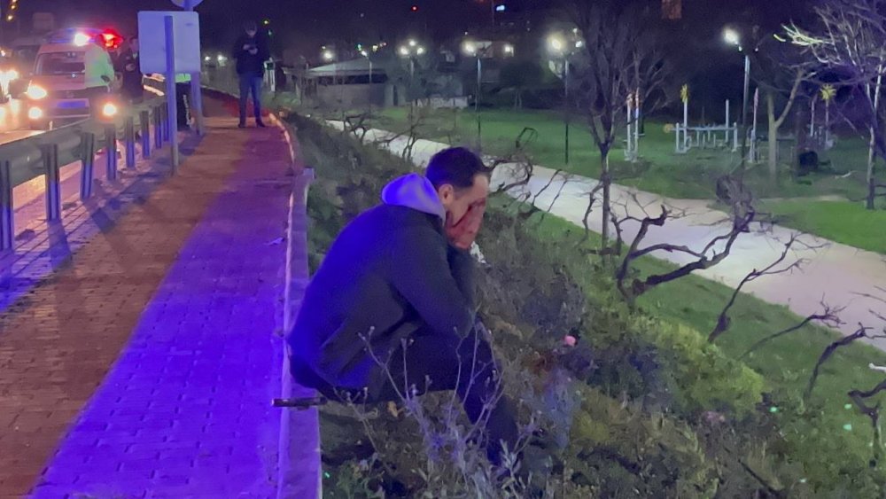 Bursa'da şiddetli rüzgarda devrilen motosikletli öldü