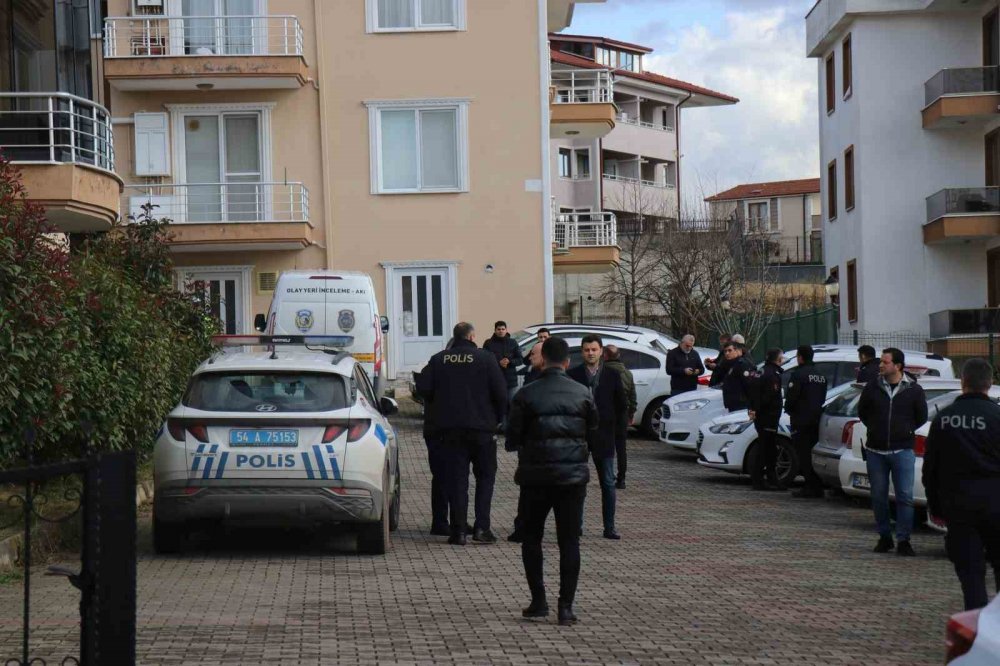 Sakarya'da karısını ve kızını silahla öldürüp annesini yaralayan polis intihar etti