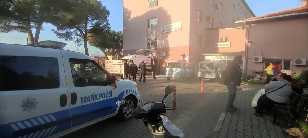 Yolun karşısına geçmek isteyen yayaya motosikletin çarptı