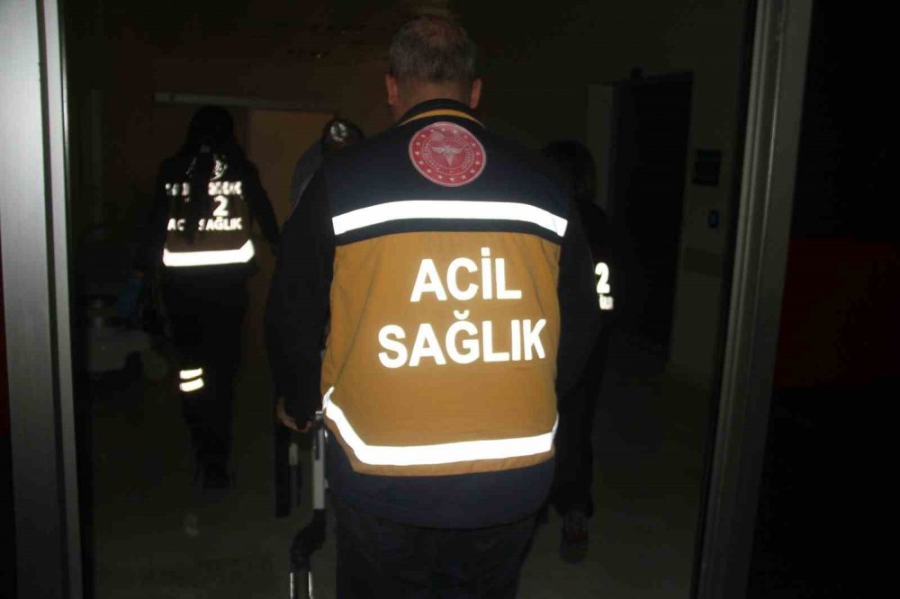 Konya'da genç kızların kavgasında kan aktı! 1 kişi ağır yaralandı