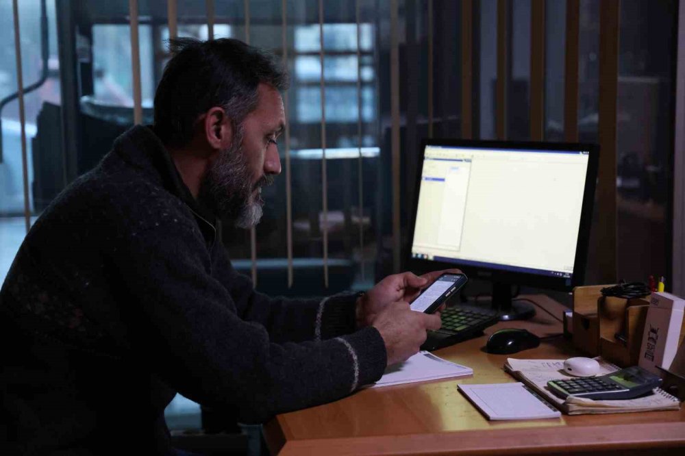 Konya'da vefat eden arkadaşının oğluna aldığı hat başına bela oldu