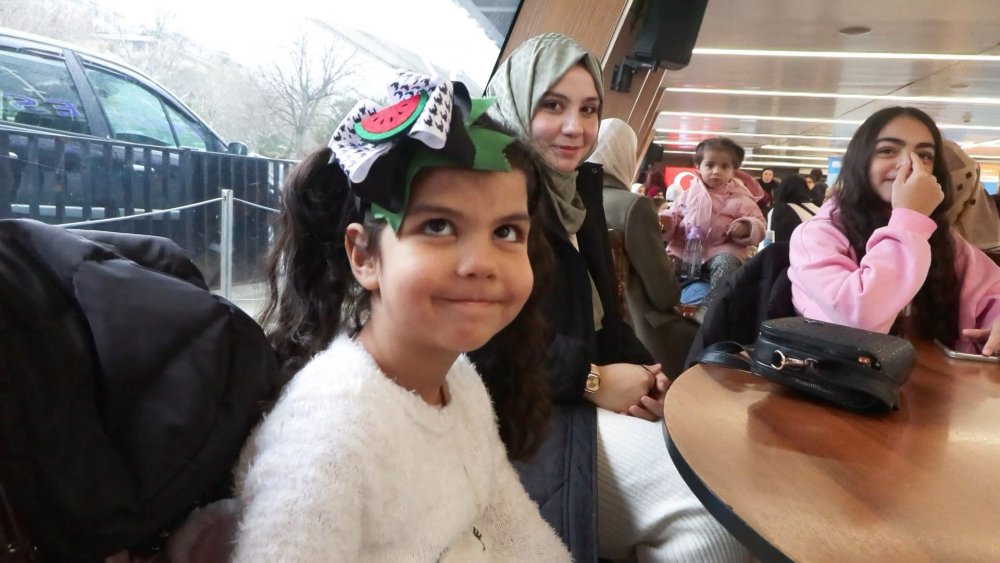 Gazzeli çocuklar boğaz turu yaptı