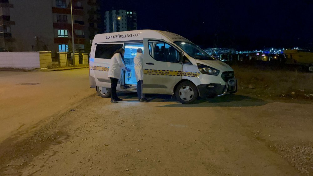 Kafedeki tartışmada tabanca ile bacağından vuruldu