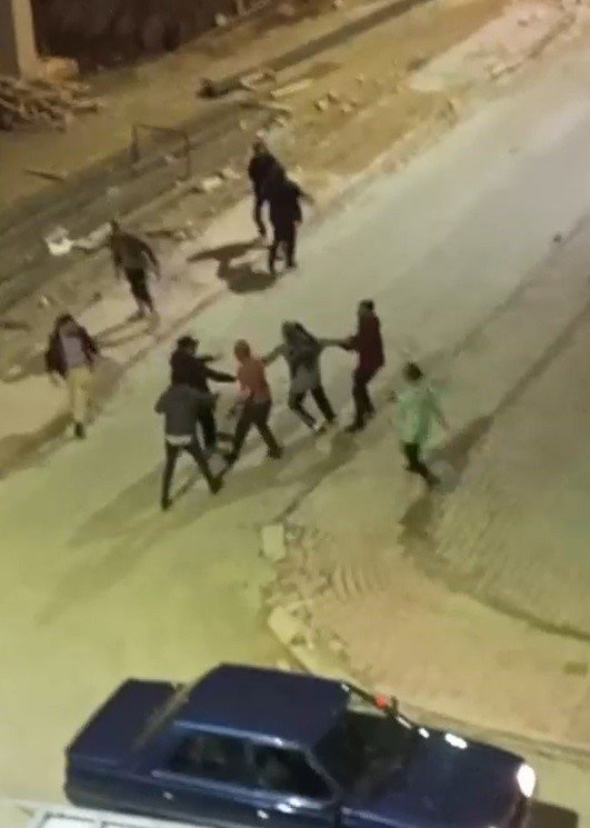 Konya'da 10 kişilik grubun tekme tokat kavgası kamerada
