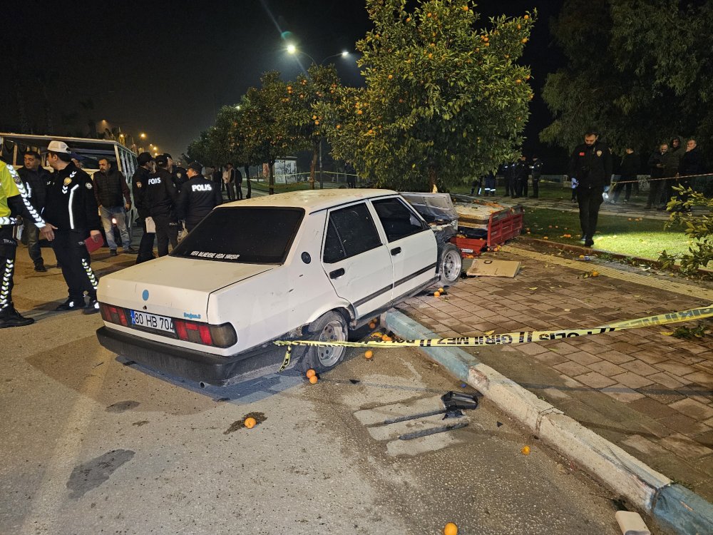 Otomobil ile elektrikli bisiklet çarpıştı: 1 ölü, 3 yaralı
