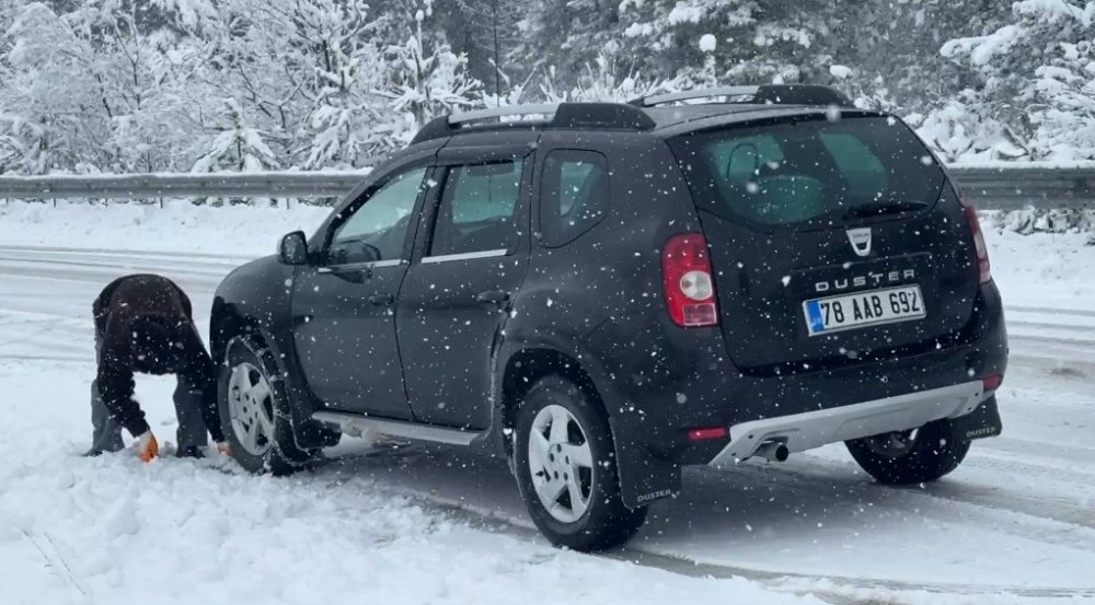 Karabük'te kar yağışı etkili oldu