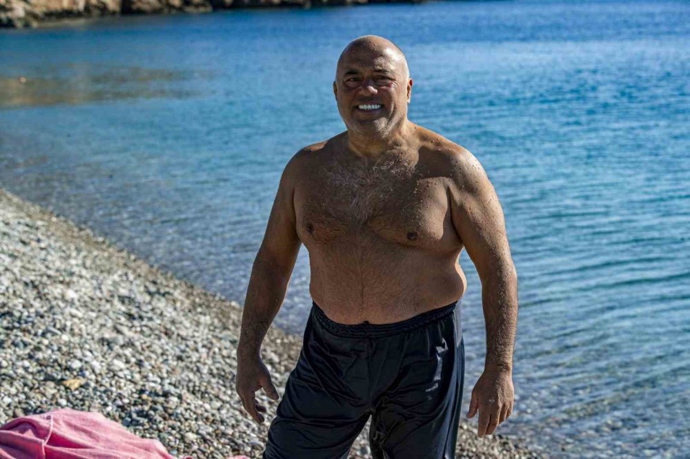 Onu görenler boğuldu sanıp, polisi arıyor! Aslında gerçek...