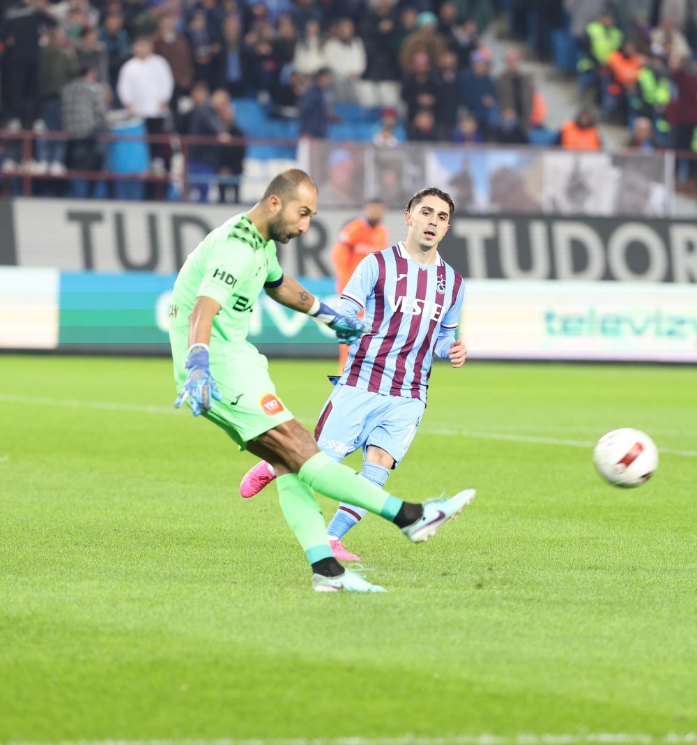 Abdülkadir Ömür, Ada yolcusu