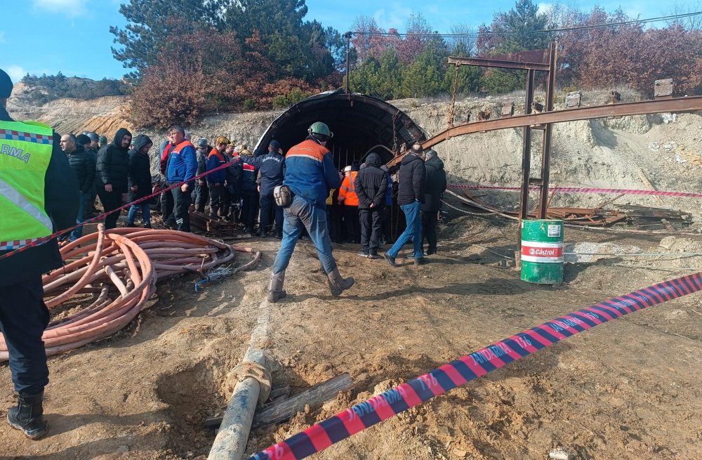 Kütahya'da kömür ocağında göçük; 1 işçi mahsur kaldı