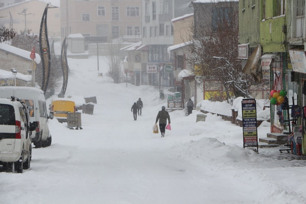 25 köy yolu kardan kapandı
