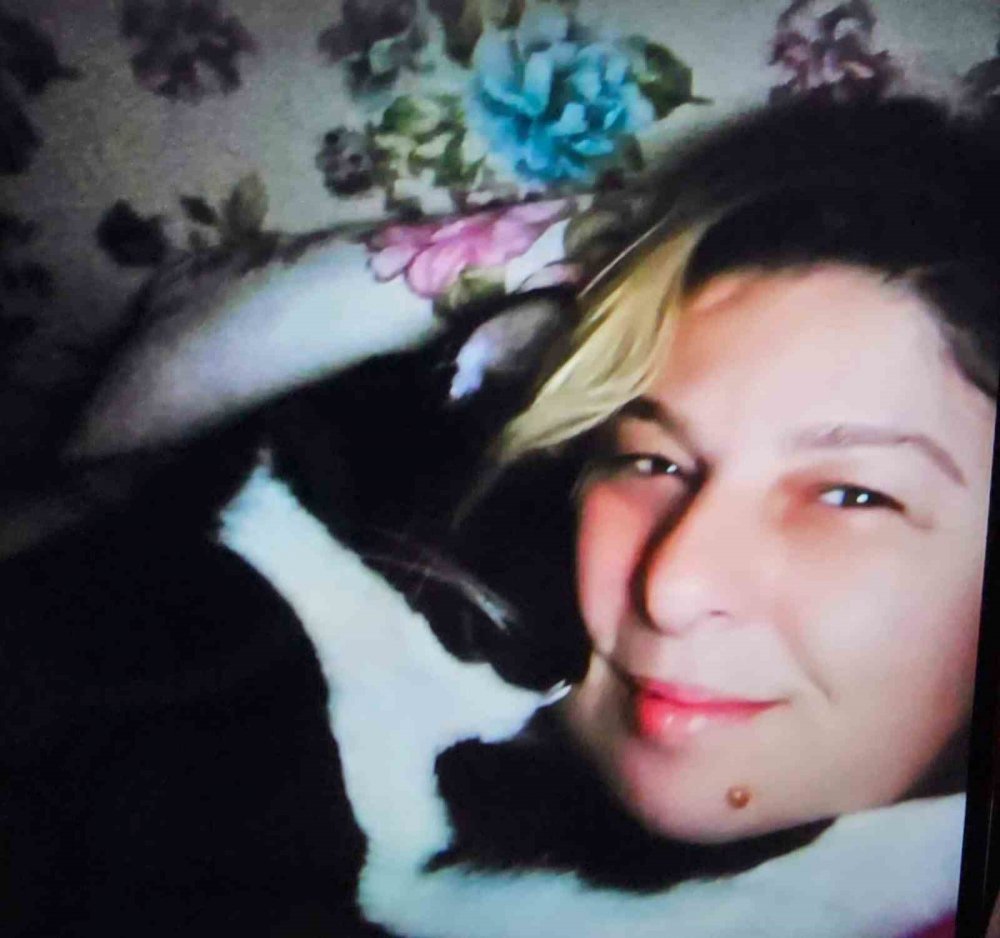 Aracın çarptığı mopeddeki anne ve kızı yaralandı