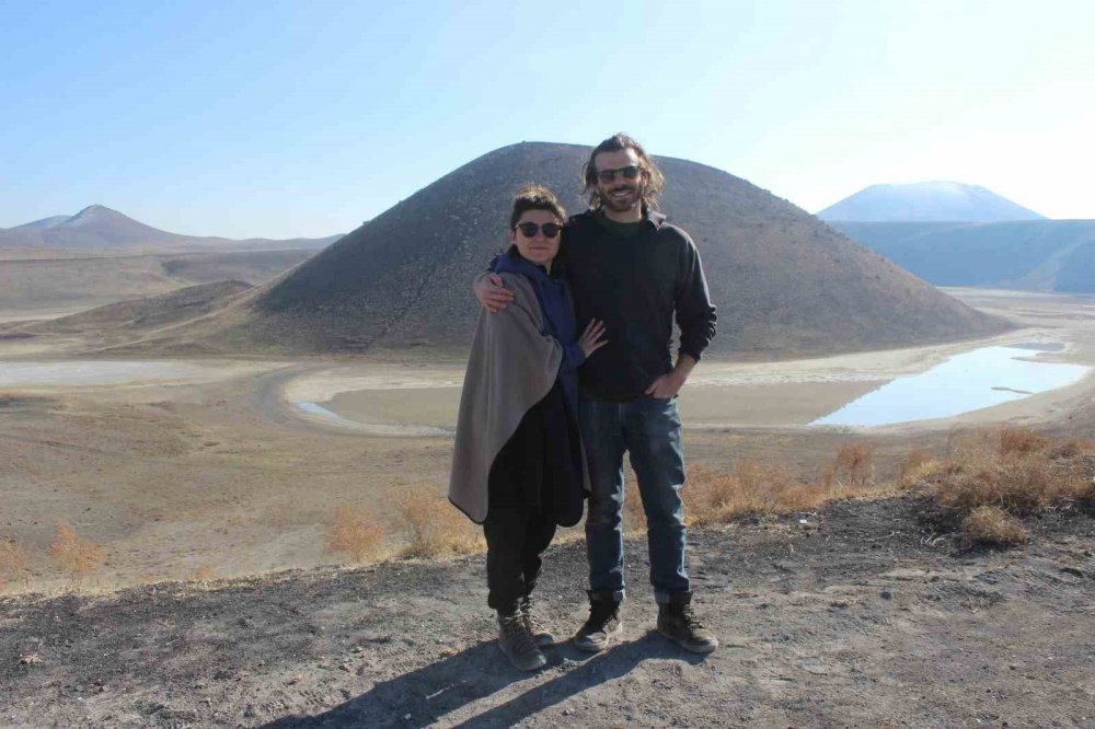 Fransız turistler Konya manzarasında etliekmek keyfi yaptı!