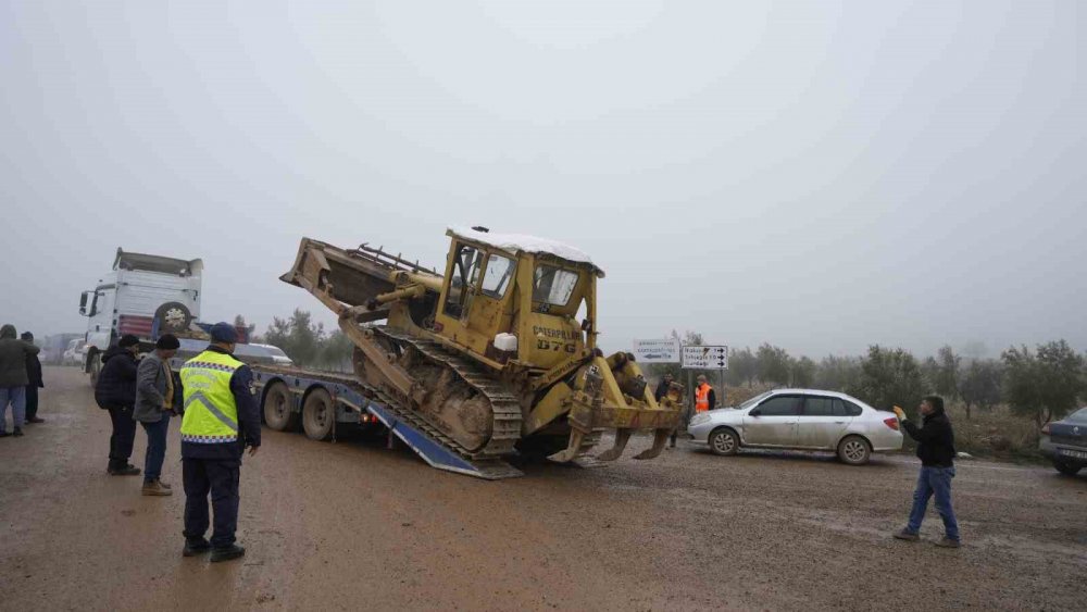 Gaziantep’te düşen helikopterin enkazını kaldırma çalışmaları devam ediyor