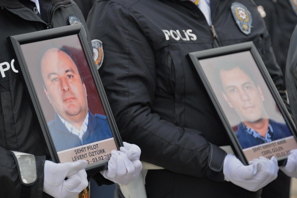 Helikopter kazasında şehit olan 2 pilotun cenazesi Ankara'ya getirildi