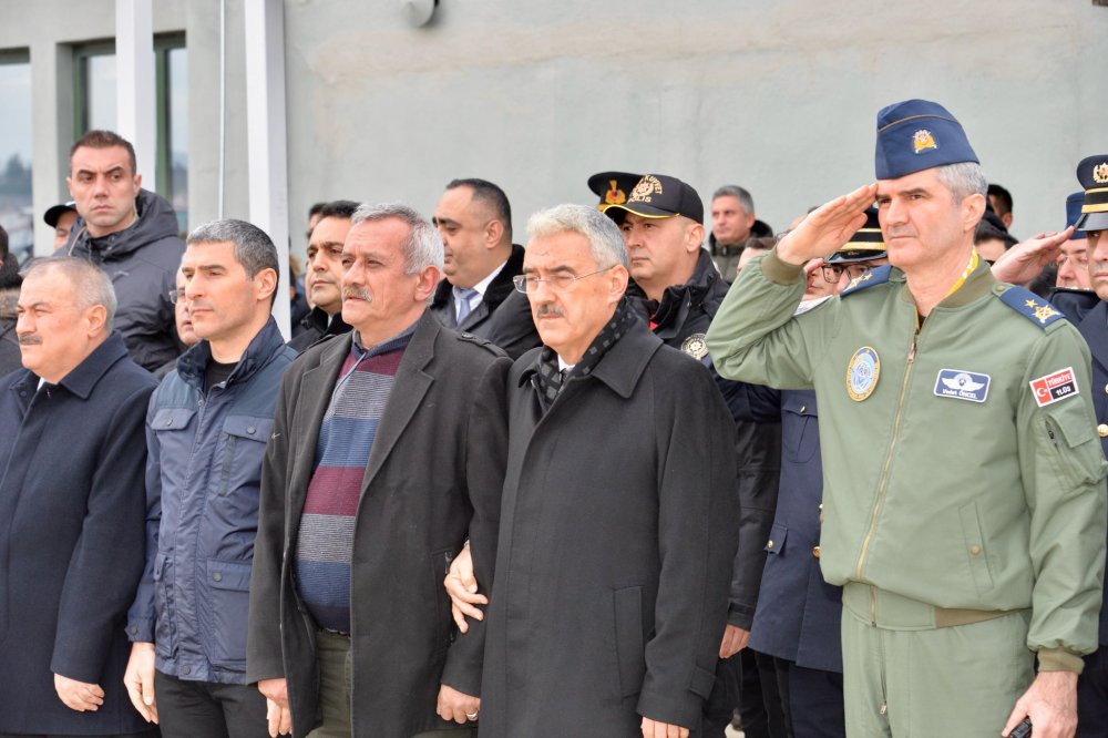 Helikopter kazasında şehit olan 2 pilotun cenazesi Ankara'ya getirildi