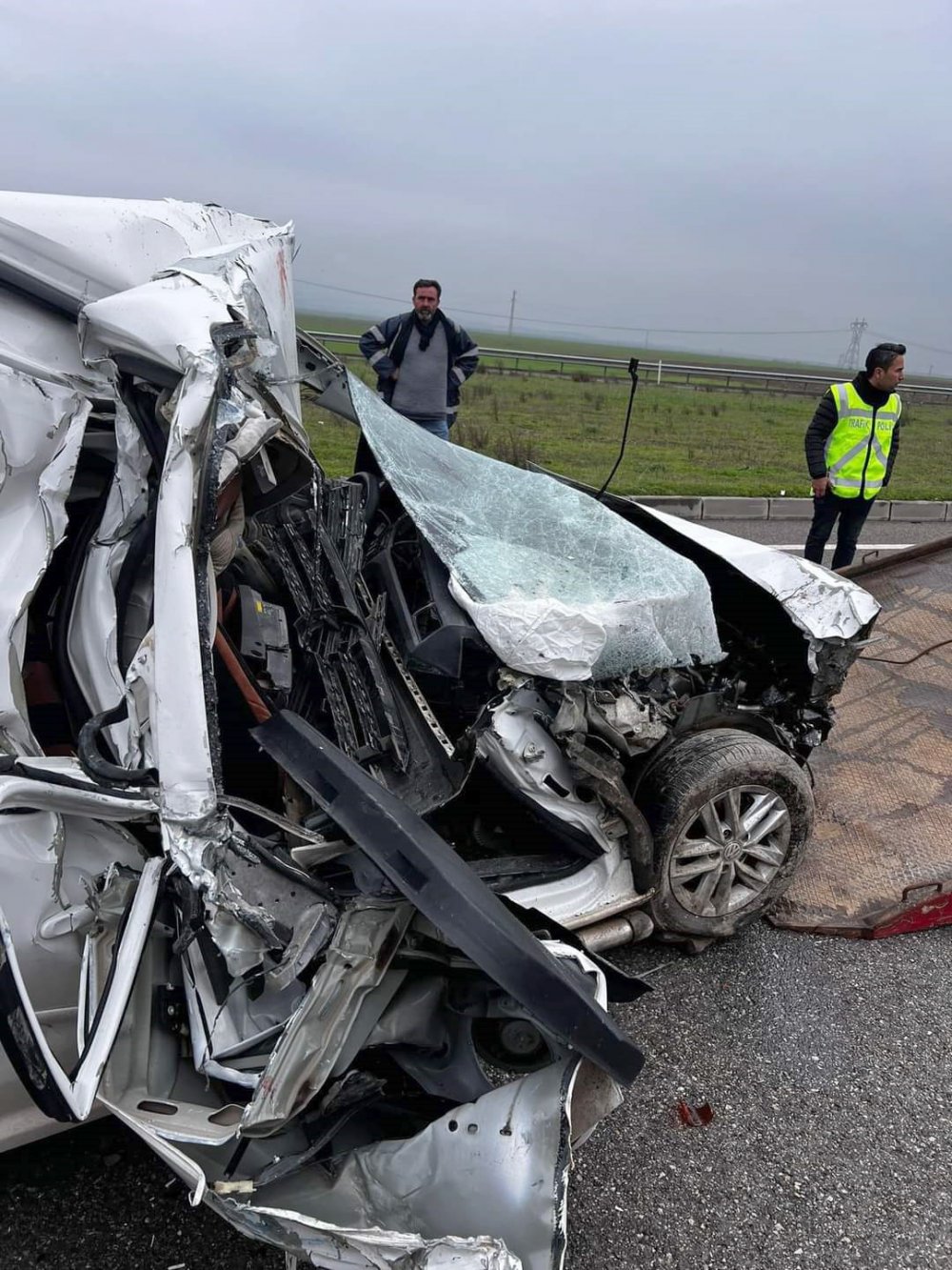 Kamyonet ile hafif ticari araç çarpıştı: 3 yaralı