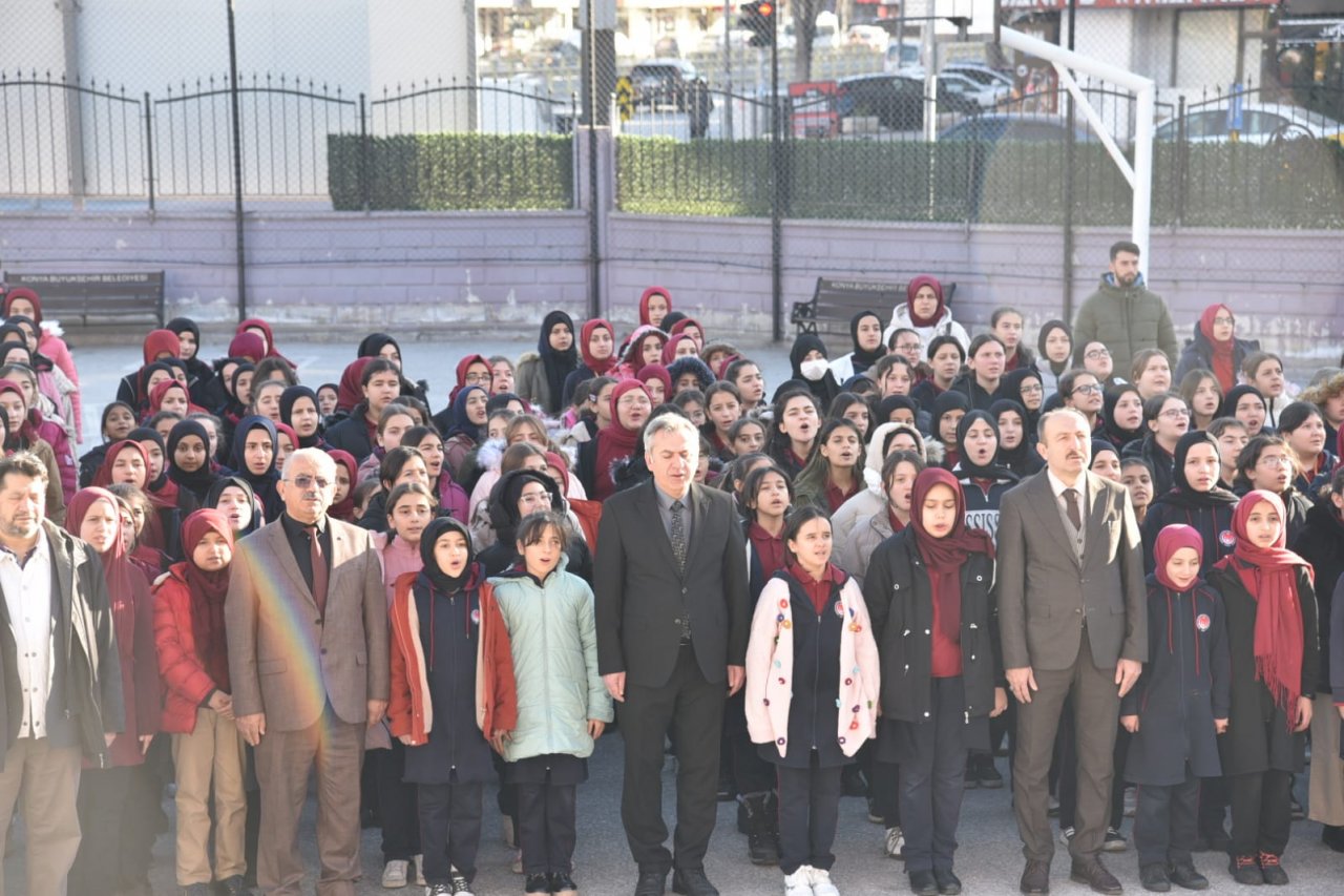 konyadaki-okullarda-depremlerde-hayatini-kaybedenler-icin-saygi-durusu-001.jpeg