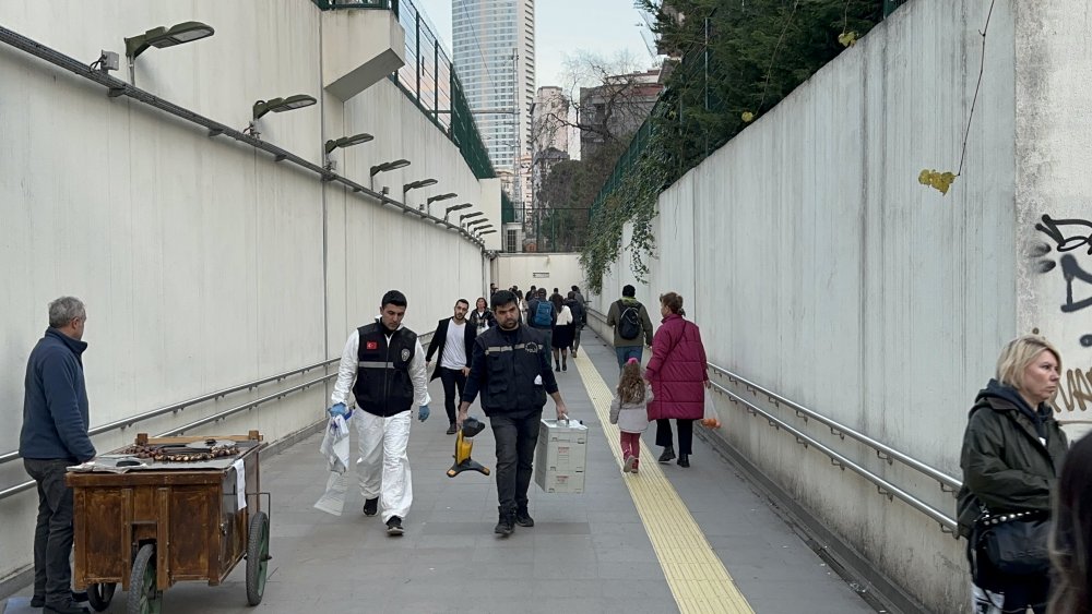 Marmaray'da raylara atlayan bir kişi hayatını kaybetti