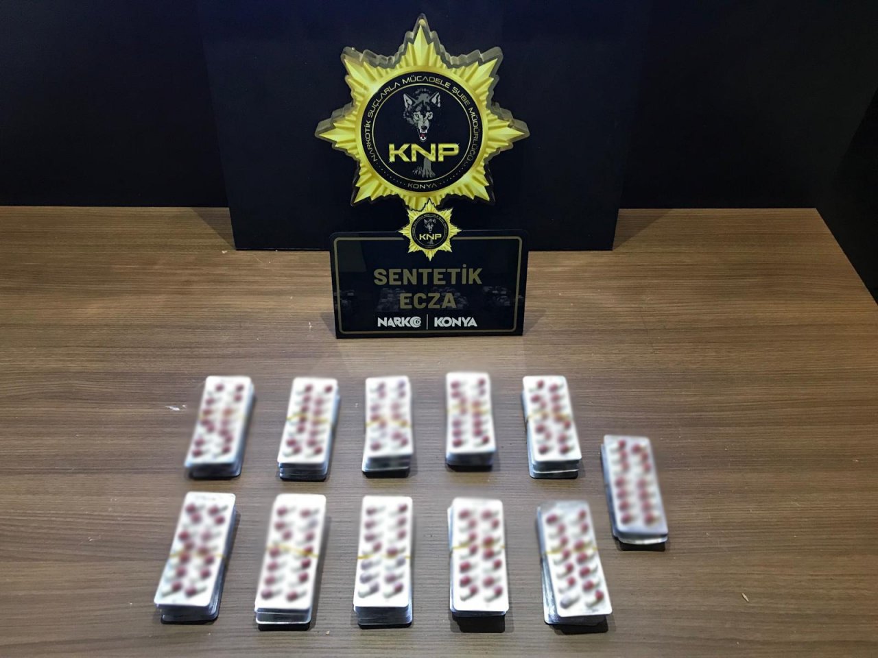 son-dakika-konyada-uyusturucu-saticilarina-operasyon-7-gozalti.jpg