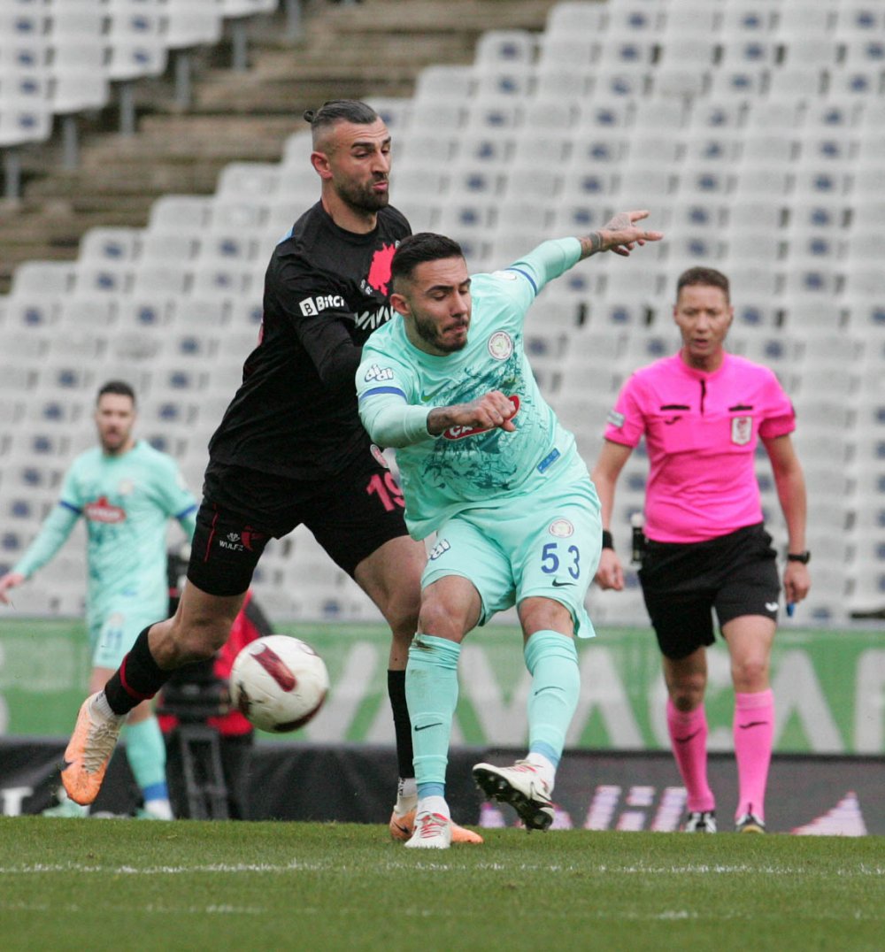 Fenerbahçe'de forvete takviye! Serdar Dursun geri döndü