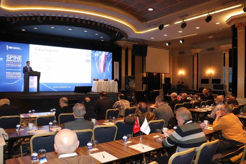 23 ülkeden omurga cerrahisi uzmanları Türkiye'de buluştu