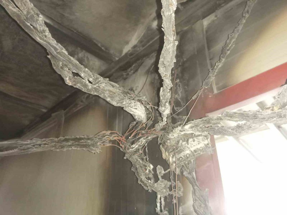 Hatay'da konteyner yangını