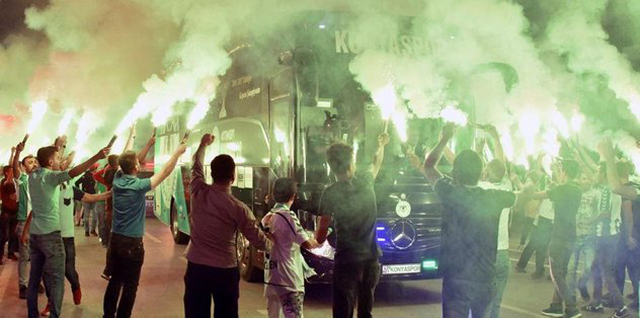konyaspor-taraftari-mesale.jpg