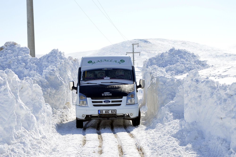 Tipide kapanan yol 10 saatte açıldı