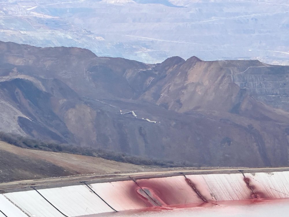 Erzincan'da toprak altında kalan 9 işçiyi arama çalışmaları 2. gününde