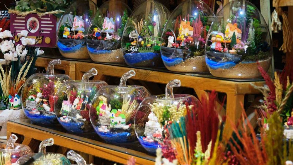 Konya'daki çiçekçiler dolup taşıyor! Bakın bir buketin fiyatı ne kadar