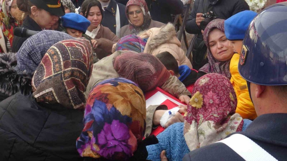 Şehit Uzman Çavuş Ahmet Tuğay Karaman’da ebediyete uğurlandı