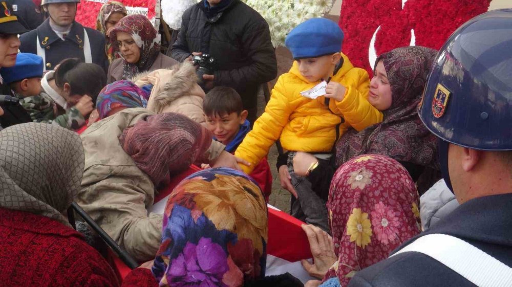 Şehit Uzman Çavuş Ahmet Tuğay Karaman’da ebediyete uğurlandı