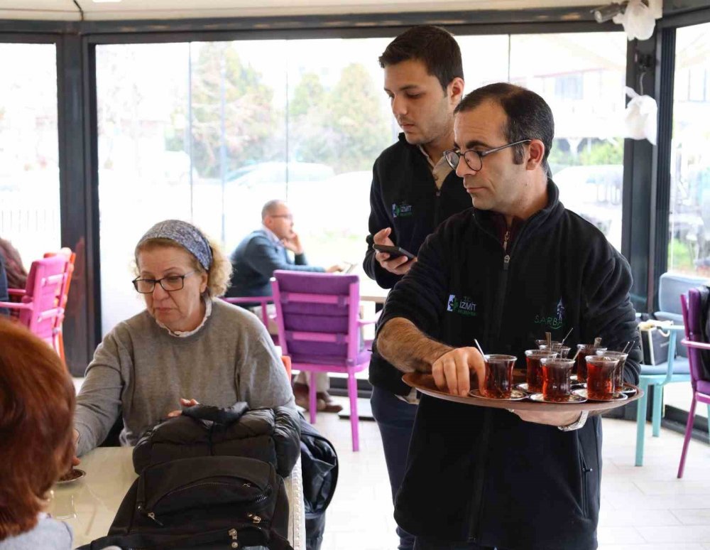 Zamlara inat bu kafede çay 3 TL!