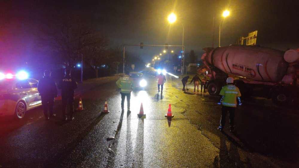 Şanlıurfa'da sağanak; dere taştı, Viranşehir karayolu ulaşıma kapatıldı