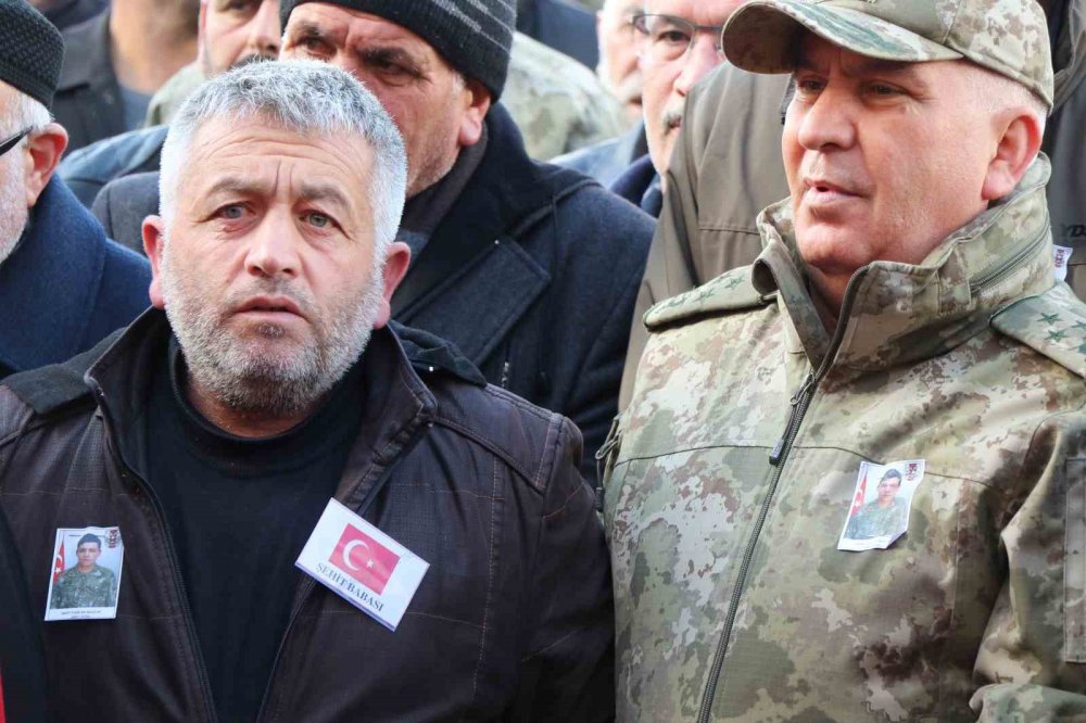 Şehit dualarla son yolculuğuna uğurlandı