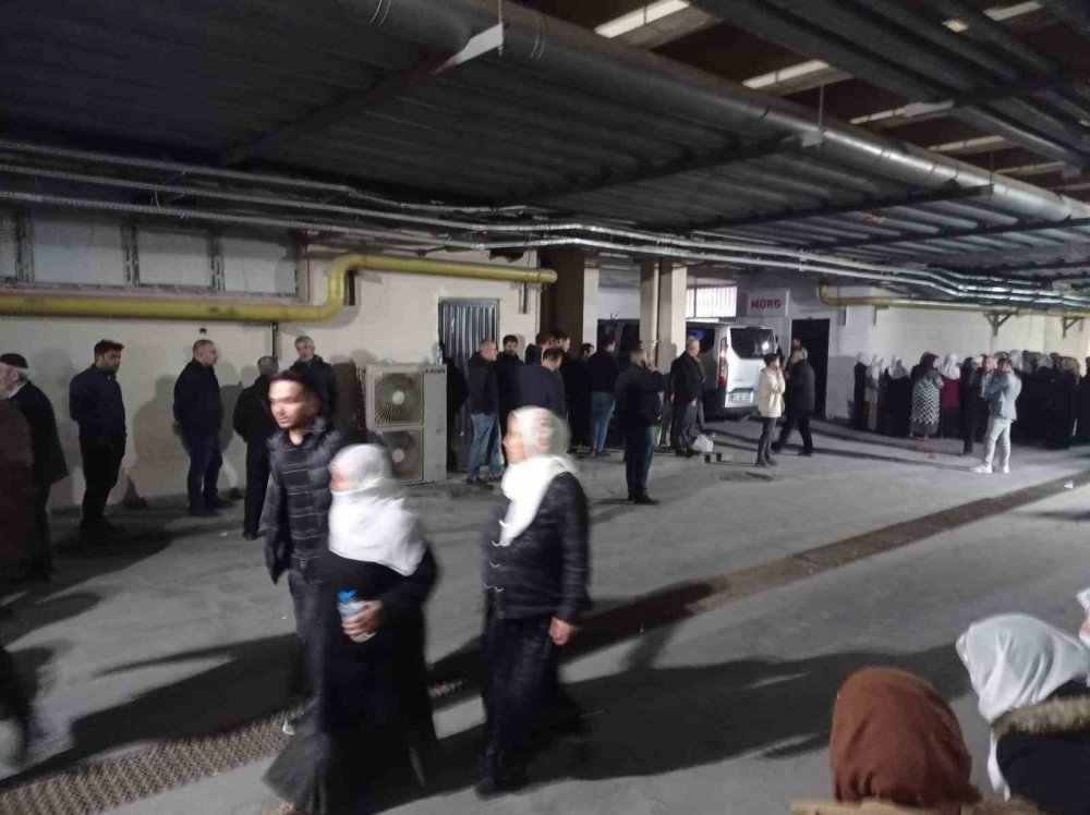 Gölete düşen genç kadın hayatını kaybetti