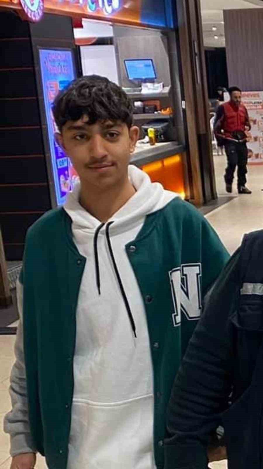 Kamyonetin kasasının çarptığı Yasin gözyaşları arasında toprağa verildi