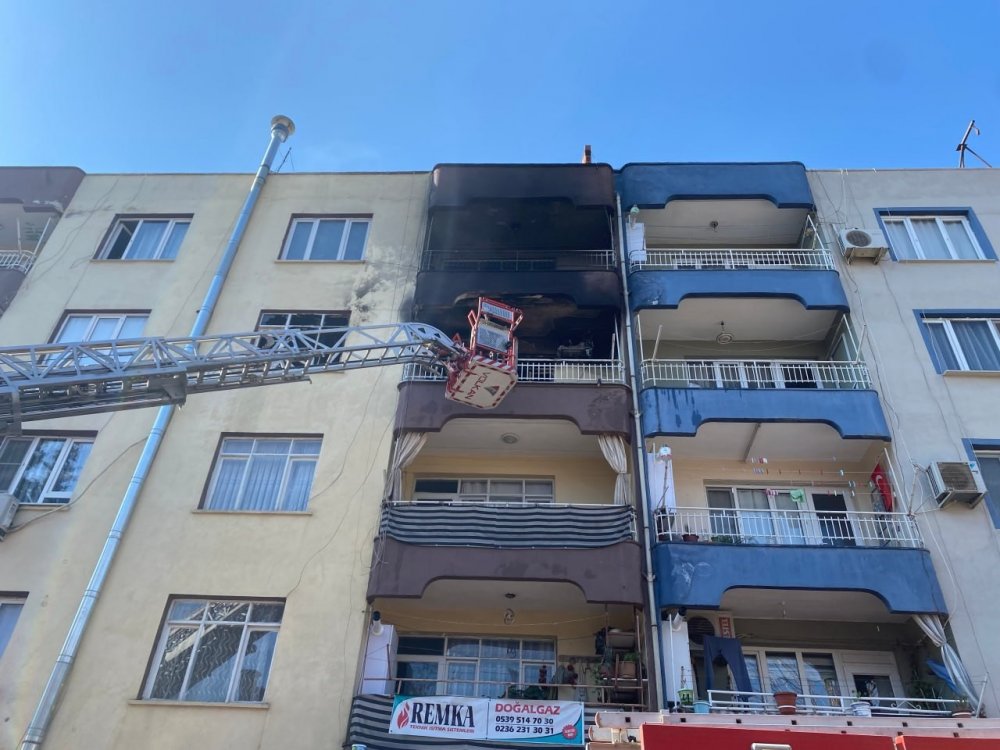 Manisa genç kıza ağlıyor... Arkadaşını ziyarete gitmişti