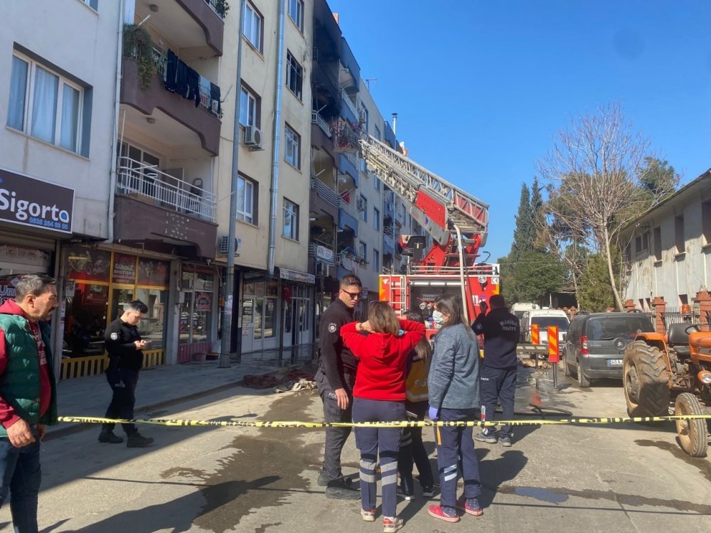Manisa genç kıza ağlıyor... Arkadaşını ziyarete gitmişti