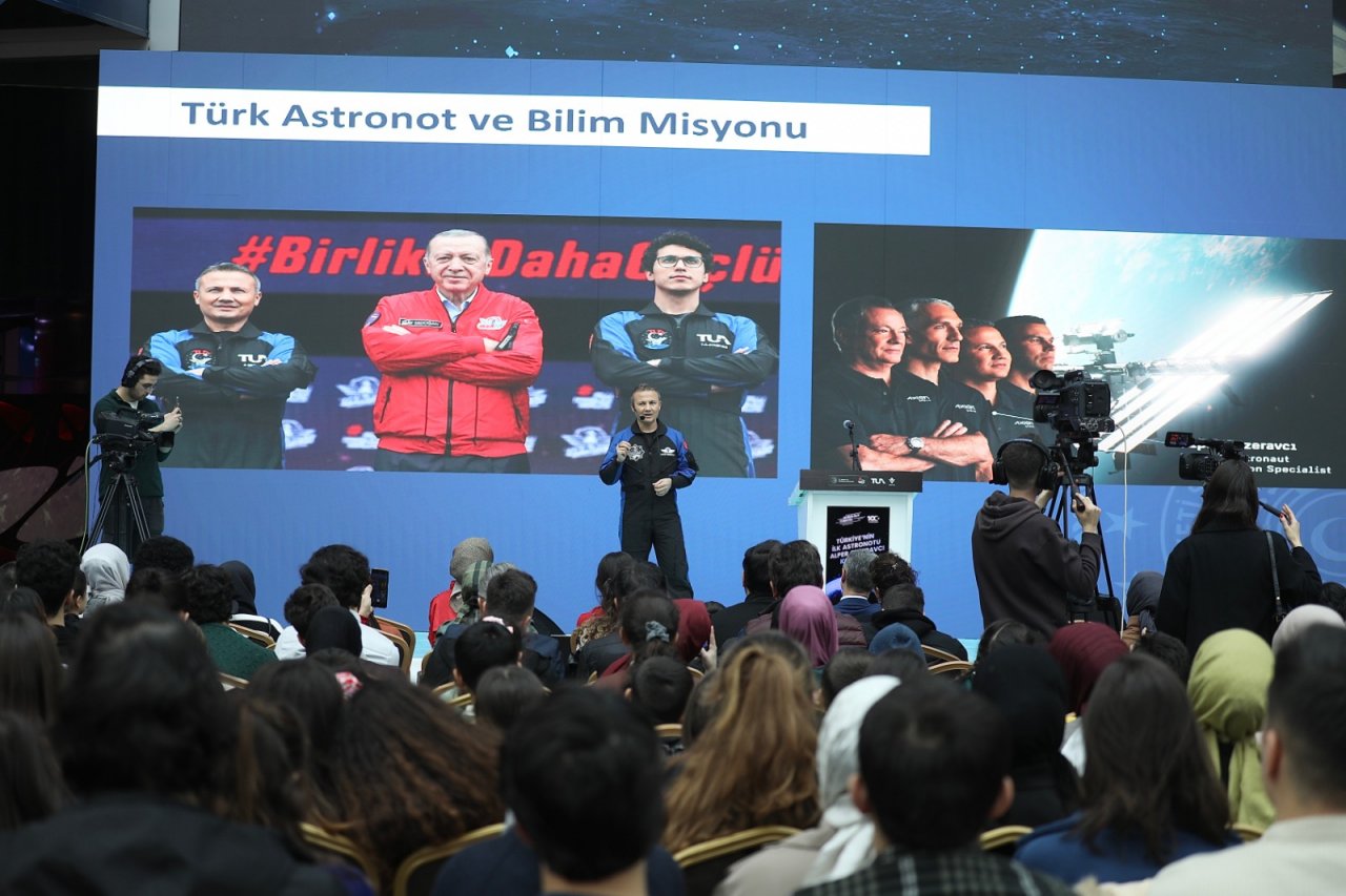 turkiyenin-ilk-astronotu-alper-gezeravcidan-konyali-ogrencilere-tavsiye-001.jpg