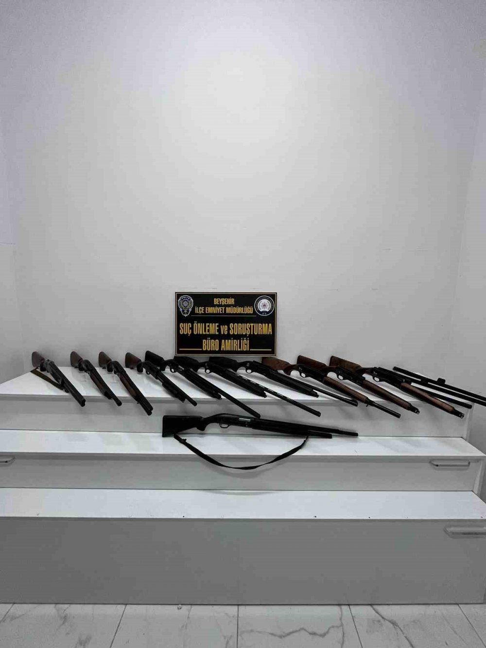 Konya’da çeşitli suçlardan aranan 8 kişi tutuklandı